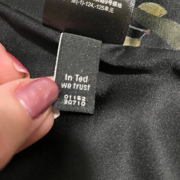 Ted Baker Furna Open Scalloped Black‎ Blazer Ted Baker Size 6 (U.S. Size 16-18) - Picture 10 of 10